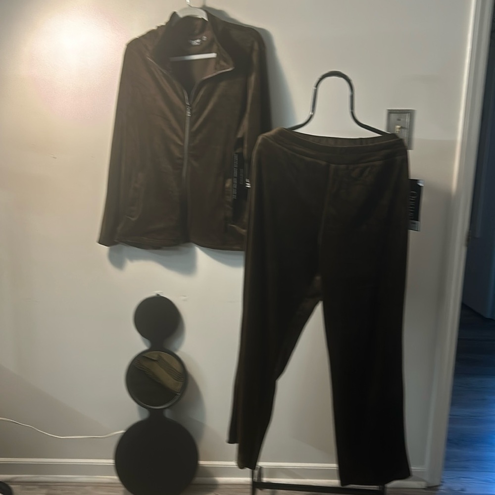 Onque  Casual 2 pc Suit Velvet